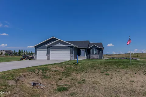 6300 Mercedes Dr, Bismarck, ND 58504