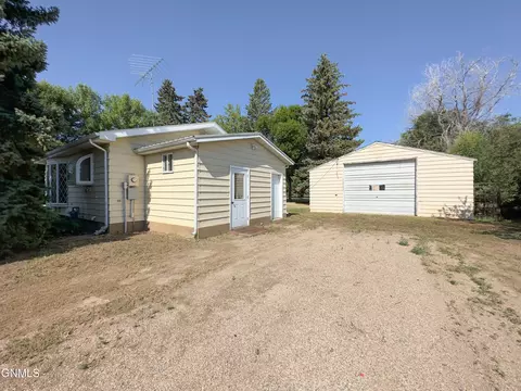 6567 Hwy 40, Tioga, ND 58852
