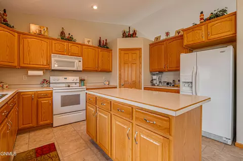 2135 3rd St S, Bismarck, ND 58504 photo 17