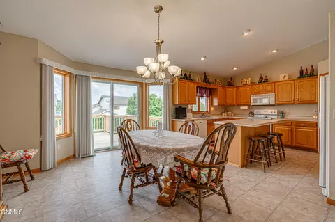 2135 3rd St S, Bismarck, ND 58504 photo 12
