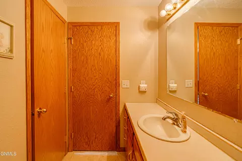 2135 3rd St S, Bismarck, ND 58504 photo 48