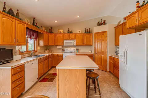 2135 3rd St S, Bismarck, ND 58504 photo 14