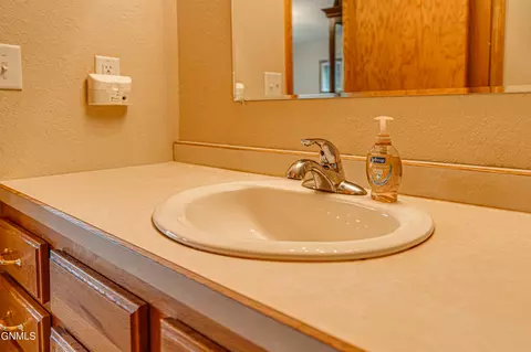 2135 3rd St S, Bismarck, ND 58504 photo 47