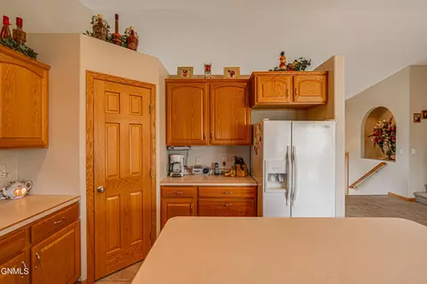 2135 3rd St S, Bismarck, ND 58504 photo 22