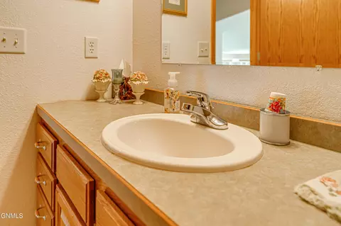 2135 3rd St S, Bismarck, ND 58504 photo 26