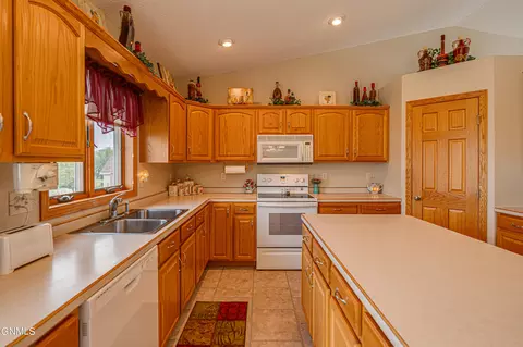 2135 3rd St S, Bismarck, ND 58504 photo 16