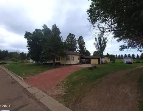 305 2nd Ave W, Regent, ND 58650