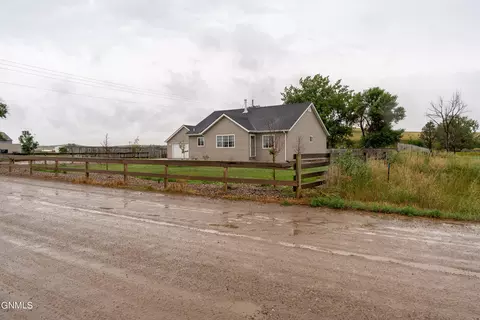 203 Main Ave E, Alexander, ND 58831 photo 2