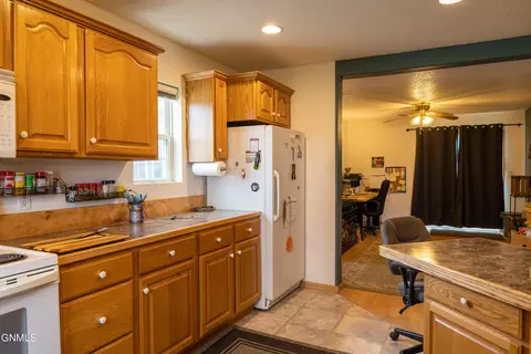 203 Main Ave E, Alexander, ND 58831 photo 13