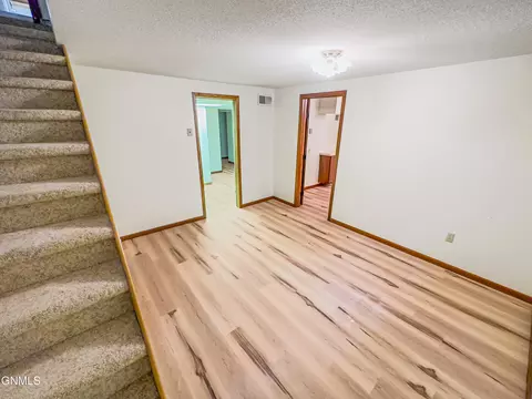1602 10th St W, Williston, ND 58801 photo 31