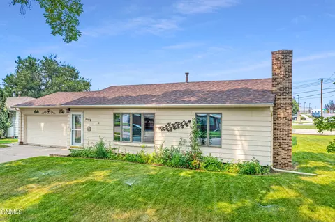 1602 10th St W, Williston, ND 58801 photo 3