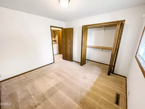 1602 10th St W, Williston, ND 58801 photo 24