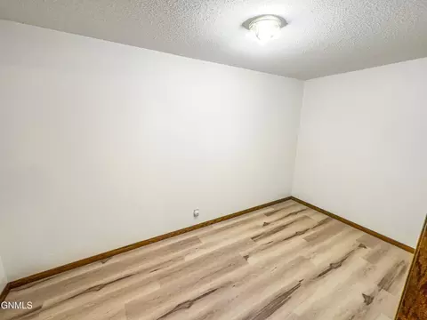 1602 10th St W, Williston, ND 58801 photo 33