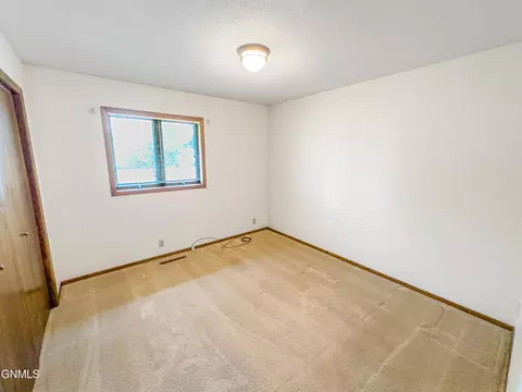 1602 10th St W, Williston, ND 58801 photo 23