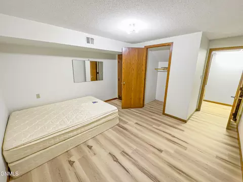 1602 10th St W, Williston, ND 58801 photo 35