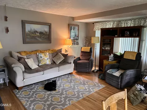 1717 E Avenue B, Bismarck, ND 58501 photo 3