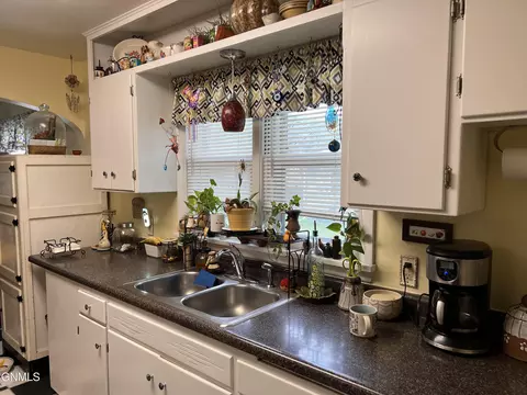 1717 E Avenue B, Bismarck, ND 58501 photo 6
