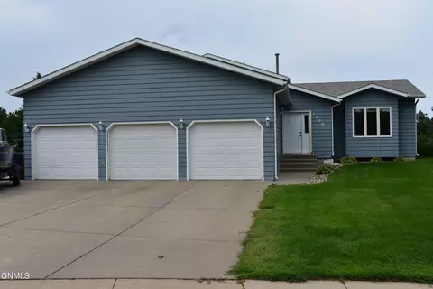 1020 Whitman Rd SE, Mandan, ND 58554