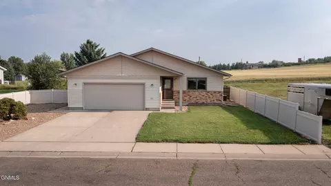 1167 Franklin St, Dickinson, ND 58601