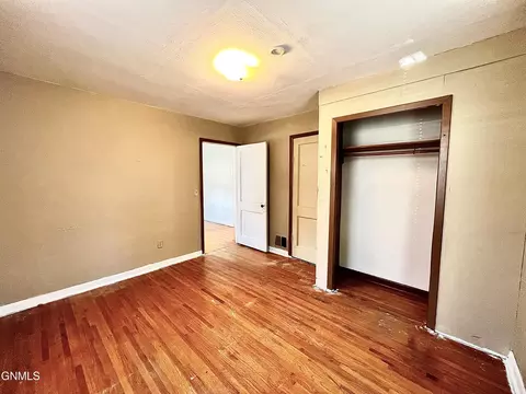 1007 9th Ave W, Williston, ND 58801 photo 4
