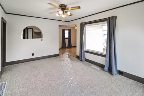 622 6th Ave W, Williston, ND 58801 photo 5