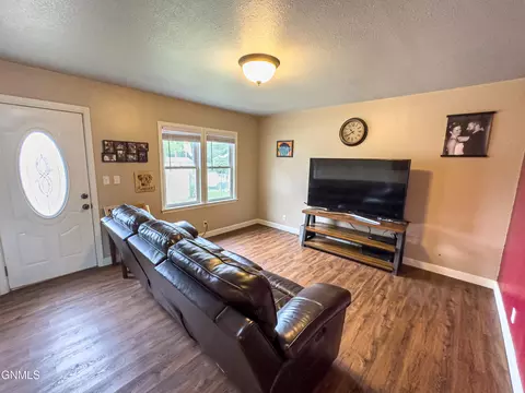 815 5th Ave W, Williston, ND 58801 photo 11