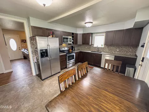 815 5th Ave W, Williston, ND 58801 photo 13