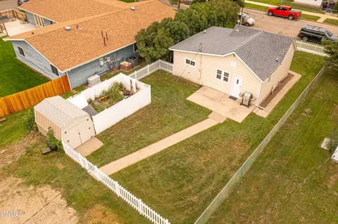 815 5th Ave W, Williston, ND 58801 photo 8