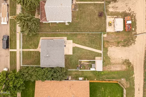 815 5th Ave W, Williston, ND 58801 photo 6