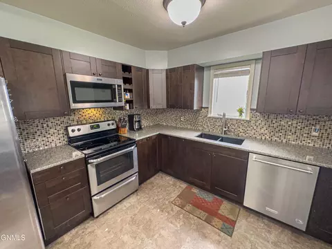 815 5th Ave W, Williston, ND 58801 photo 18