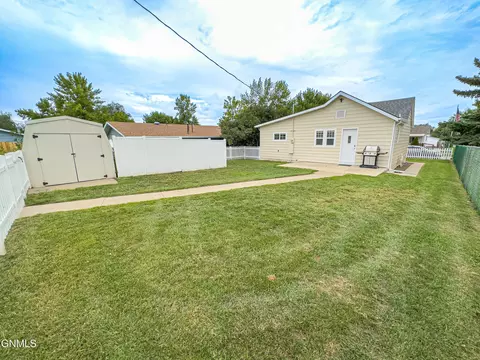 815 5th Ave W, Williston, ND 58801 photo 37