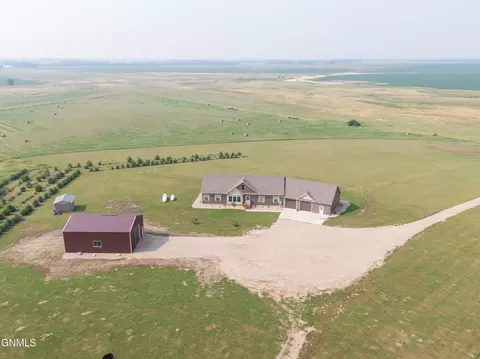 18449 Lincoln Rd, Menoken, ND 58558