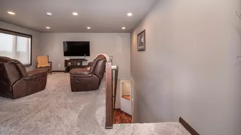 1011 Community Loop, Bismarck, ND 58503 photo 25