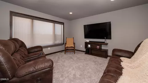 1011 Community Loop, Bismarck, ND 58503 photo 35