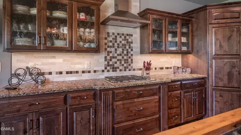 1011 Community Loop, Bismarck, ND 58503 photo 6