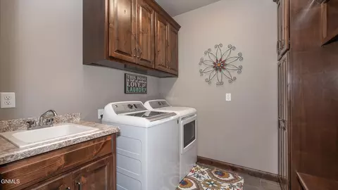 1011 Community Loop, Bismarck, ND 58503 photo 13
