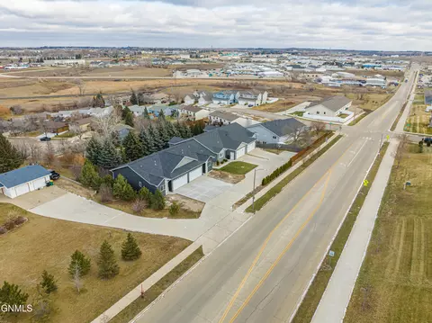 View/Area - 3200 E Divide Ave, Bismarck, ND 58501 photo 5 of 17