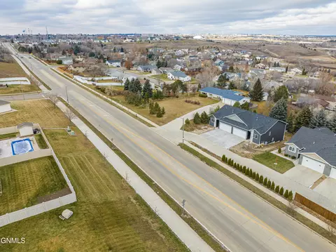 View/Area - 3200 E Divide Ave, Bismarck, ND 58501 photo 3 of 17