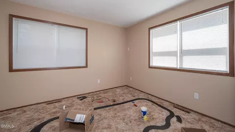 2978 Warwick Loop, Bismarck, ND 58504 photo 9