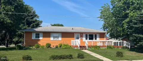 1520 11th Ave SW, Jamestown, ND 58401