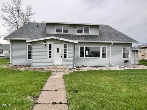 206 Garfield Ave, Underwood, ND 58576