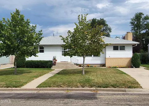 310 12th Ave NE, Jamestown, ND 58401
