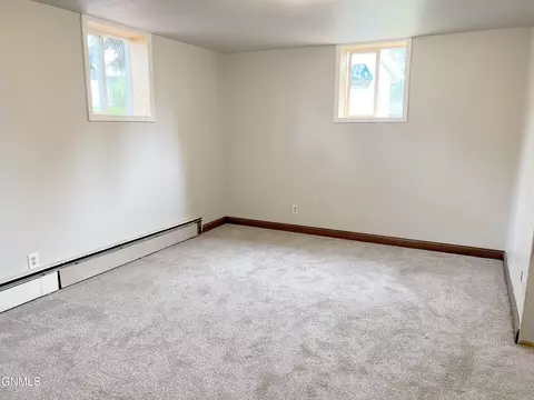 109 6th St NE, Mandan, ND 58554 photo 28