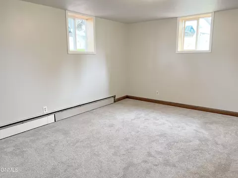 109 6th St NE, Mandan, ND 58554 photo 31