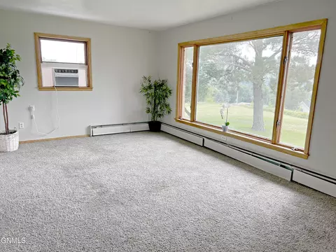 109 6th St NE, Mandan, ND 58554 photo 24