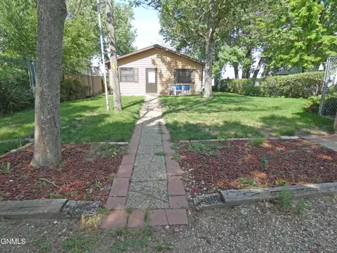 713 Elk Dr, Dawson, ND 58428