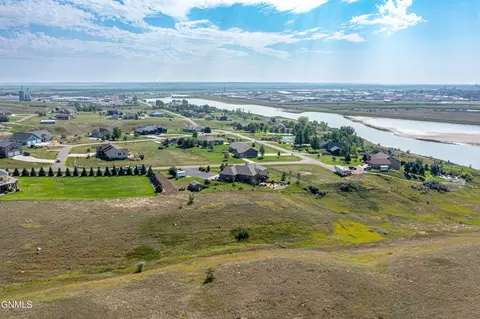 2011 17th St E, Williston, ND 58801 photo 50