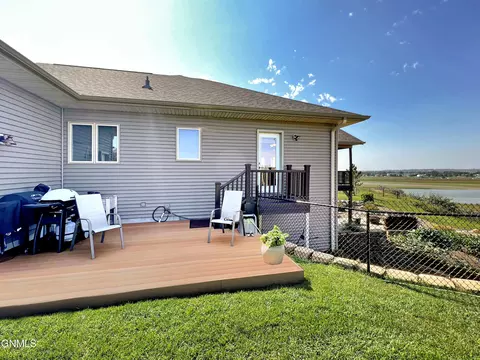 2011 17th St E, Williston, ND 58801 photo 34