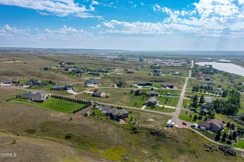 2011 17th St E, Williston, ND 58801 photo 48
