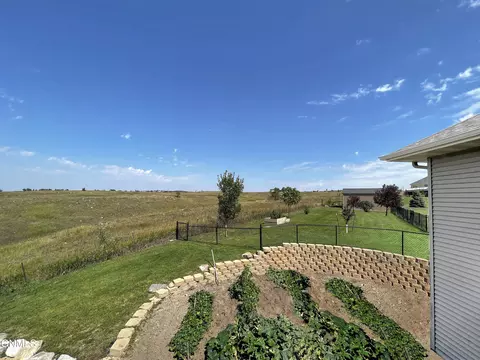 2011 17th St E, Williston, ND 58801 photo 38